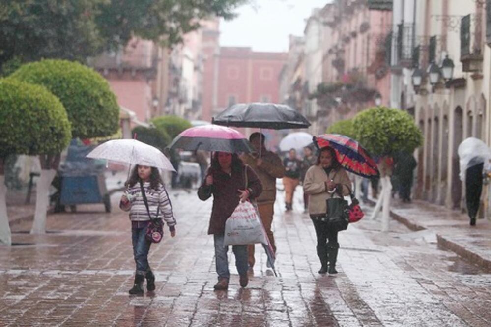 Equipos de emergencia, activos por tormentas