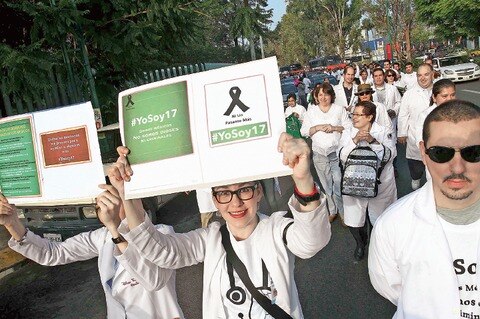 Médicos apoyan a colegas de Jalisco
