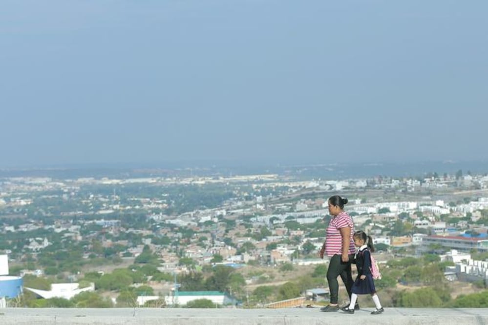Por contaminación, escuelas queretanas no tienen recreos