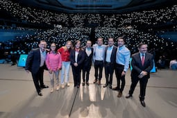 Reconoce Felifer Macías el talento y liderazgo de jóvenes de la UAQ