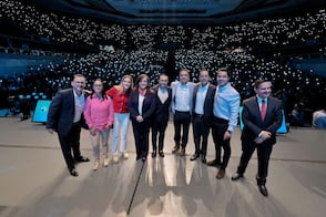Reconoce Felifer Macías el talento y liderazgo de jóvenes de la UAQ