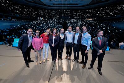 Reconoce Felifer Macías el talento y liderazgo de jóvenes de la UAQ