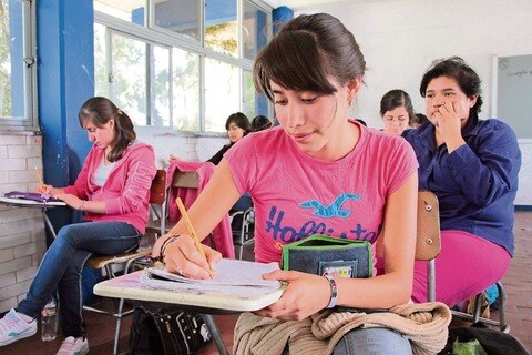 Escuela de bachilleres  reafirma el primer lugar