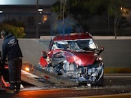 Tres personas resultan lesionadas tras choque de camioneta contra muro de concreto en Paseo 5 de Febrero