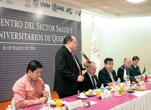 Promueven encuentro del sector salud y universitarios 