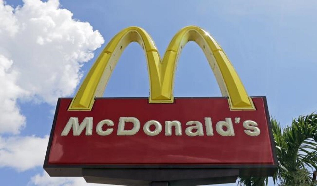 Hackean cuenta de McDonald's y lanzan Tuit contra Trump