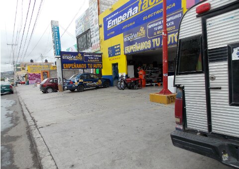 Ofrecen armas a comerciantes 