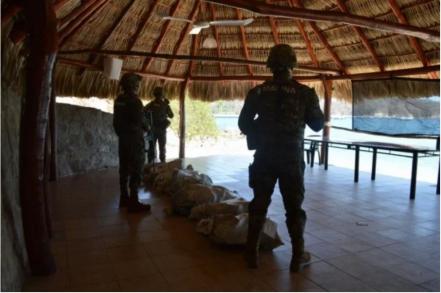 Marina asegura más de media tonelada de cocaína y combustible en Oaxaca