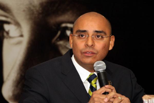 Sigue demanda contra Ricardo Carreño