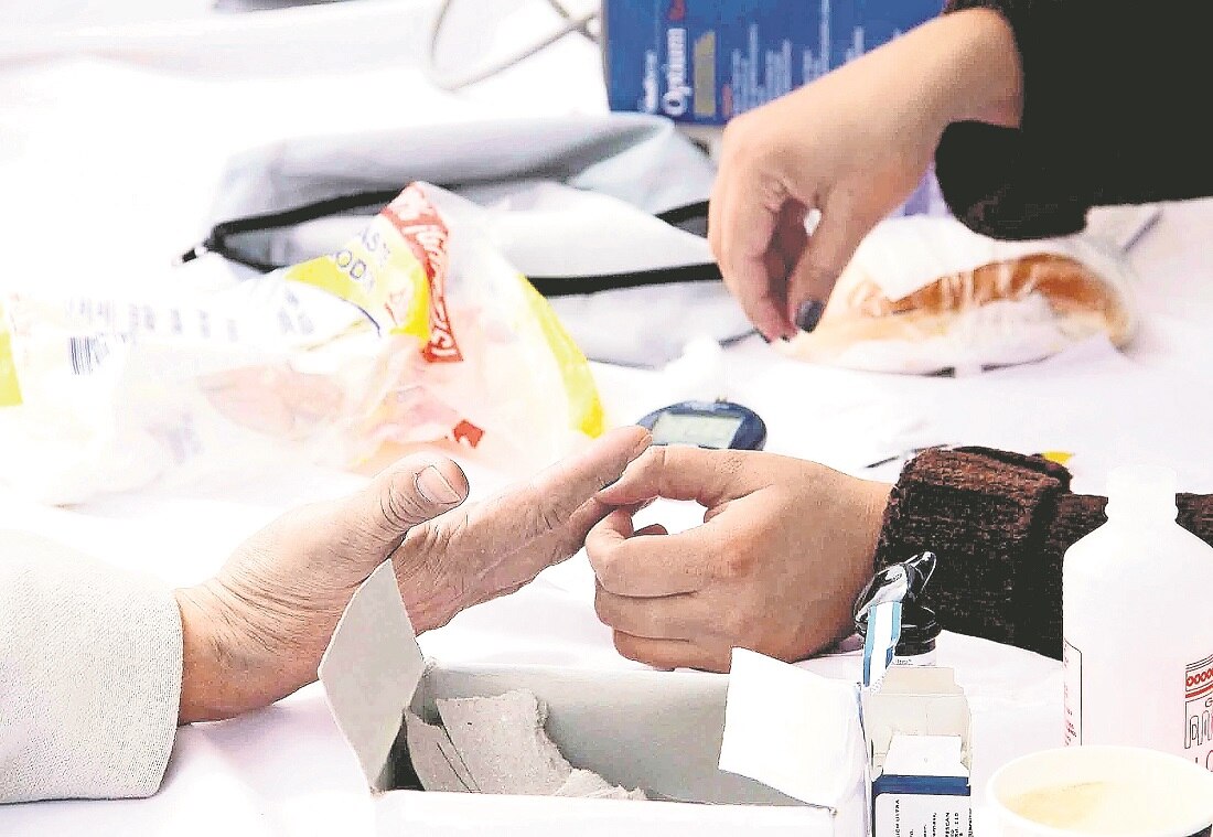 Atenderán salud de afectados por las lluvias