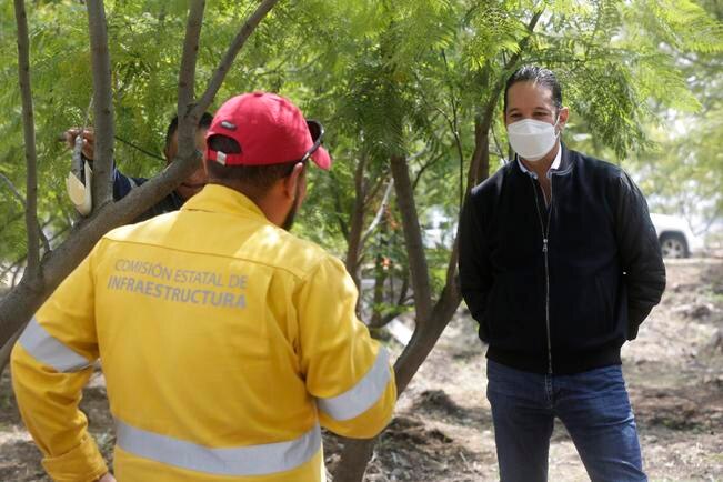 Francisco Domínguez reconoce a quienes cuidan caminos y vías