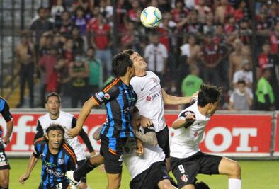 Gallos y Atlas, empatan sin anotaciones