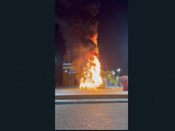 Video. Se quemó el árbol de navidad, en Cadereyta