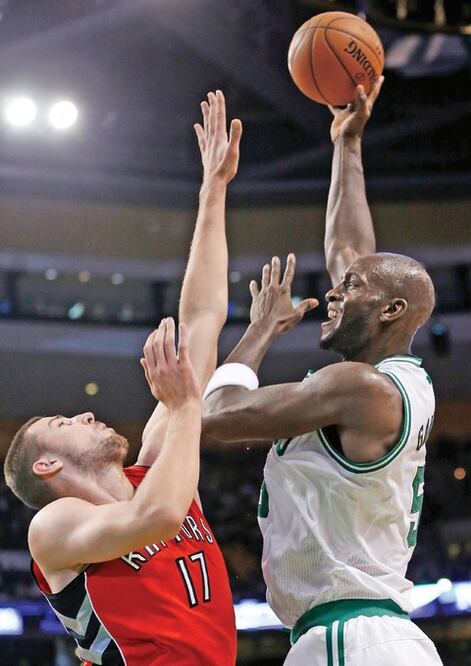 Rondo se hace notar ante Raptors