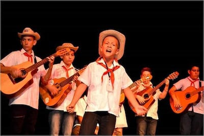 Abren el escenario a niños versadores