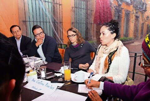 Sin fecha,  Congreso para recibir a ONG