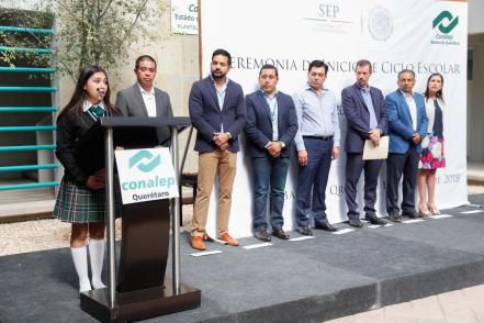 Otorgan becas de transporte a alumnos del CONALEP Plantel Aeronáutico