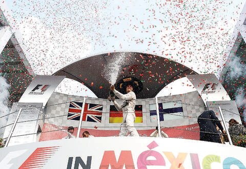 Premiación da la vuelta al mundo 