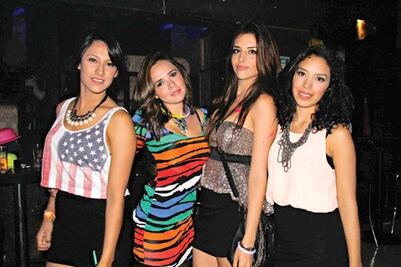 Disfrutan de una fiesta futurista