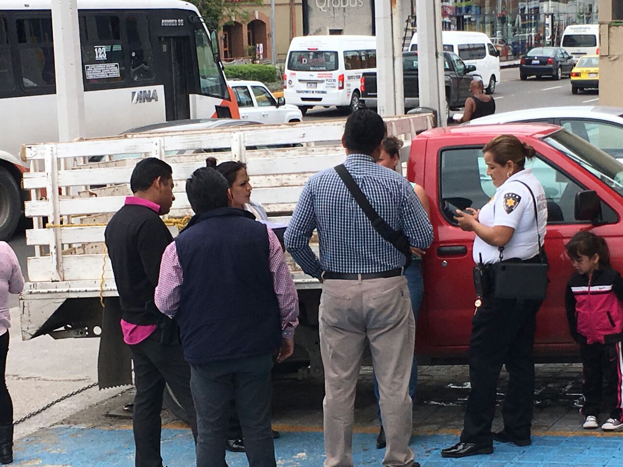 Roban 100 mil pesos a cuentahabiente