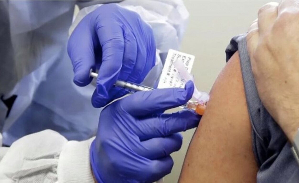 UE firma acuerdo que garantiza 300 millones de vacunas contra el Covid-19