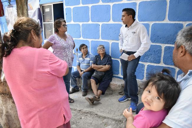 El aspirante recorrió las calles de diferentes colonias donde pudo compartir sus propuestas y escuchar las inquietudes de los habitantes. / Foto: Especial