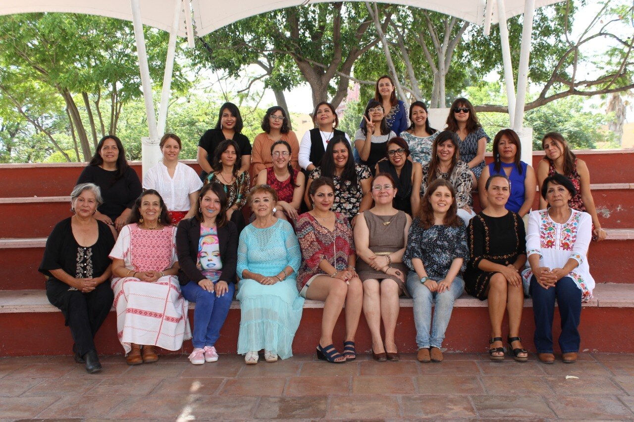 Lumbre entre las hojas: ¿De qué hablan las mujeres que escriben?