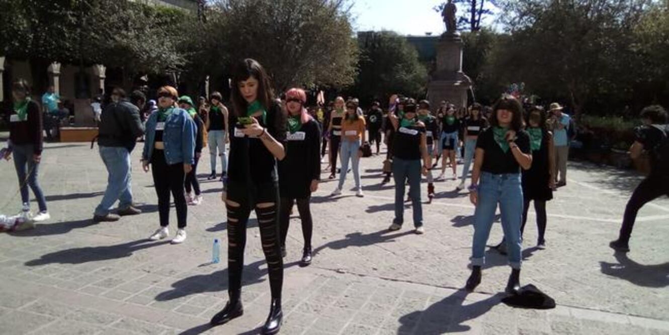 Protesta. Mujeres se manifiestan contra feminicidios