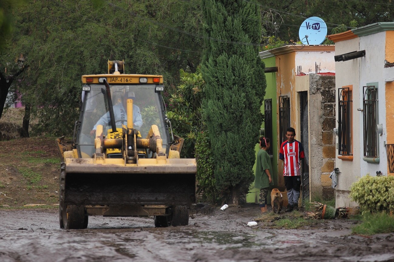 Avanzan arreglos en Santa Rosa Xajay