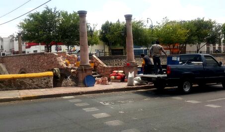 Comienzan reparación de puente peatonal en el Río Querétaro 