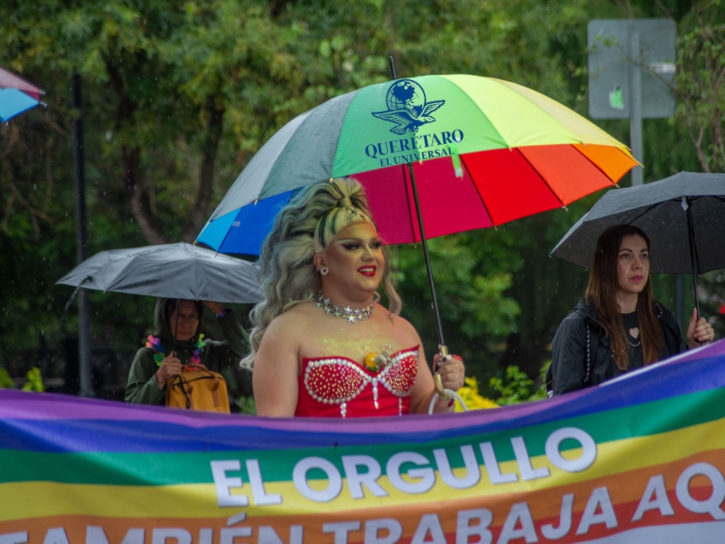 Novena marcha LGBT+ en Querétaro; Orgullo, dignidad y libertad.. Sin perder la alegría