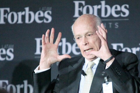 Se reestructura Banco Azteca