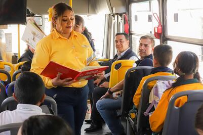“Cultura en Ruta”, el programa que lleva la lectura al transporte público 