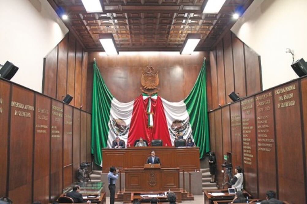 PAN y PRI acuerdan no  congelar iniciativas 