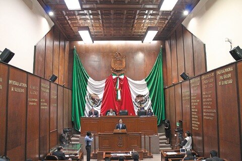 PAN y PRI acuerdan no congelar iniciativas