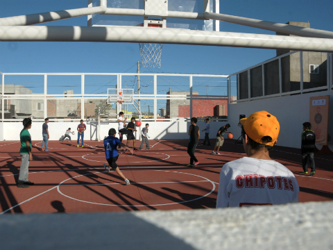 Benefician a más de 1,500 con área deportiva