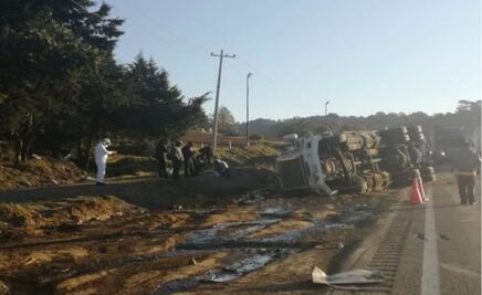 Vuelca pipa con químicos en la autopista Córdoba-Puebla