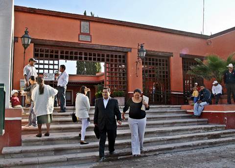 Proveedores demandan a Tequis