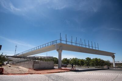 Casi una realidad. Avanza 50% el puente peatonal en La Pradera