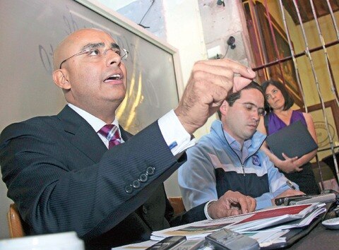 López Portillo evita hablar sobre ‘moches’