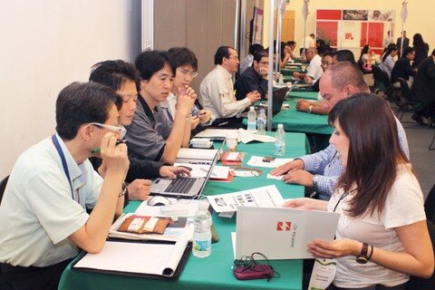 Instruyen a alumnos de contaduría en nuevas leyes