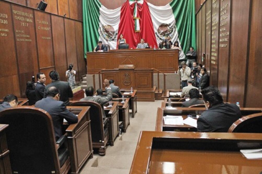 Reforma fiscal frena inversión: líder de AN