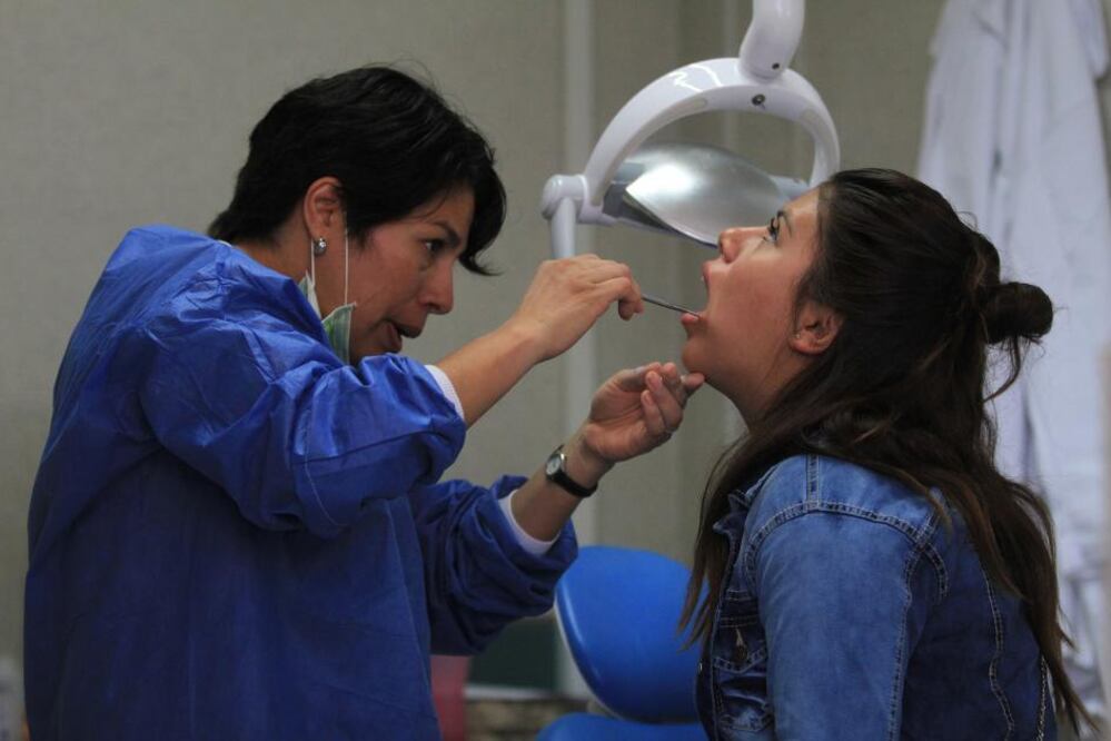 Eréndira Álvarez es dentista desde hace 32 años en el Instituto Mexicano del Seguro Social (IMSS).