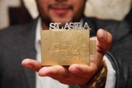 Siéntete Dandy, la elegancia se porta en cada pañuelo