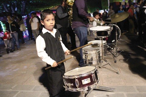 Niños se apasionan con la música