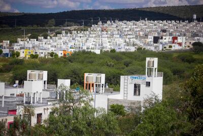 Buscan  recursos para entregar más viviendas