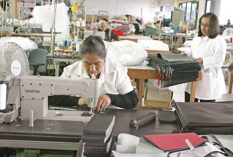 SAT baja tributo a maquiladoras