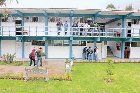 Rechazan a 8 mil jóvenes en la UAQ
