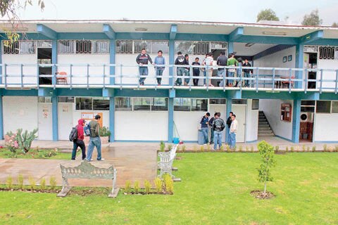 Rechazan a 8 mil jóvenes en la UAQ