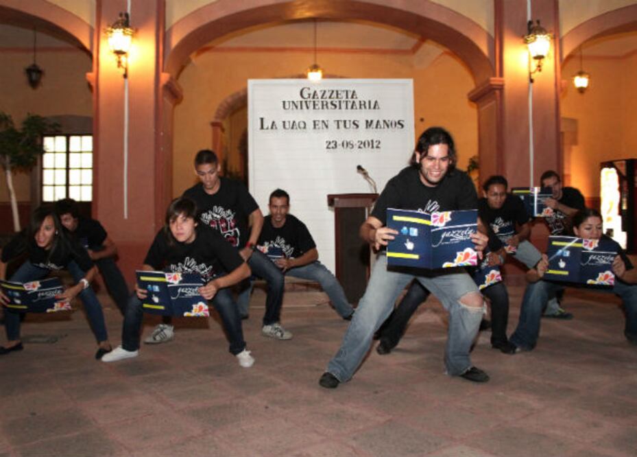 Presentan versión impresa de la Gazzeta Universitaria "La UAQ en tus manos"